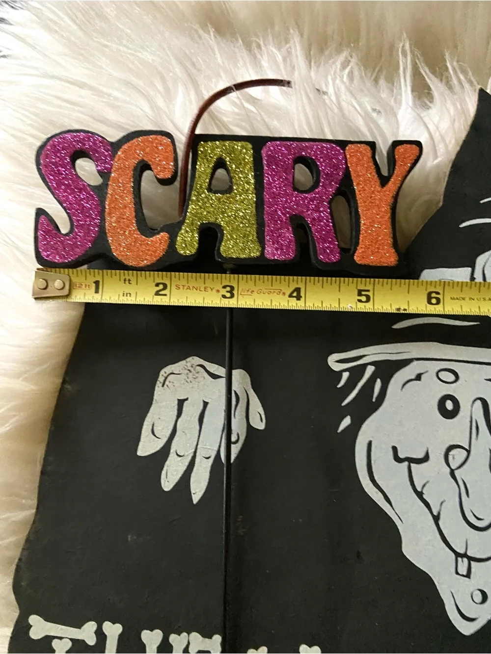 2 Halloween Signs - 'The Witch Is In' (hangs) & SCARY glitter (metal stick)🧙🎃